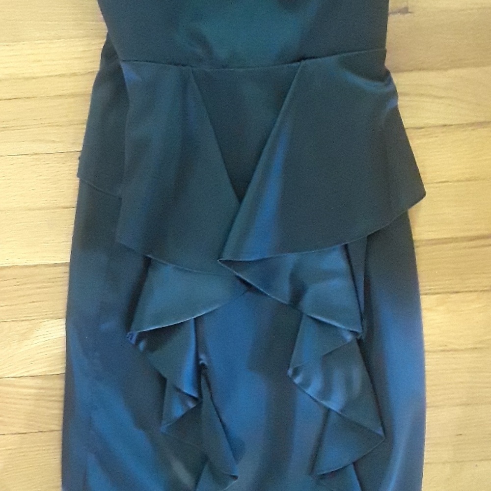 Dress - Picture 2 of 4
